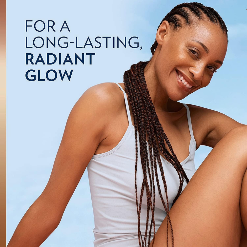 Vaseline Intensive Care Cocoa Radiant Body Oil with pure cocoa butter in a 200 ml bottle, designed for nourishing body care.