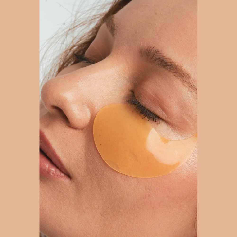 Disaar whitening eye mask pack with 60pcs, featuring soft fabric and eye care ingredients for soothing and brightening the eye area.
