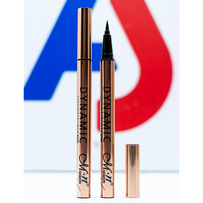 M.N MENOW.PRO black liquid eyeliner in 0.6ml applicator, sleek makeup product with smooth, precise application for bold eye looks.